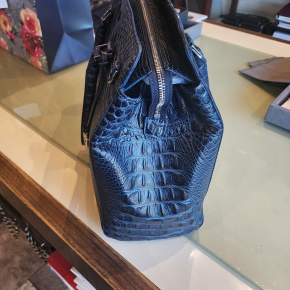 Brand NWT Brahmin Melbourne Large Finley Tote in Tidewater Blue - Picture 4 of 6